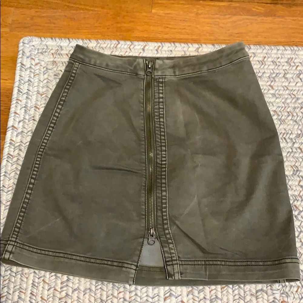 Army green skirt w zipper in front great condition